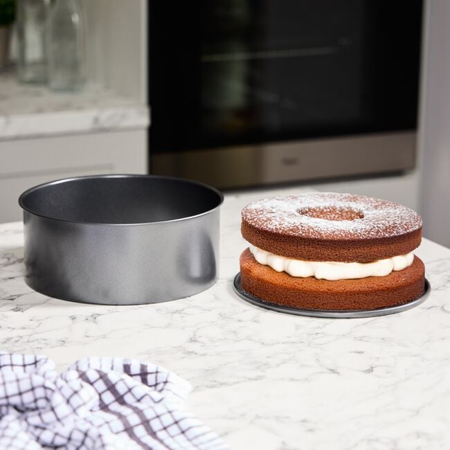 Connoisseur Loose Base Cake Tin 9"